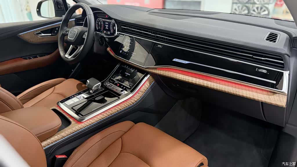 Audi Q7, 2025 23