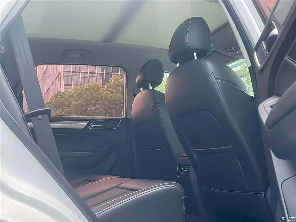 Roewe RX5, 2018 4