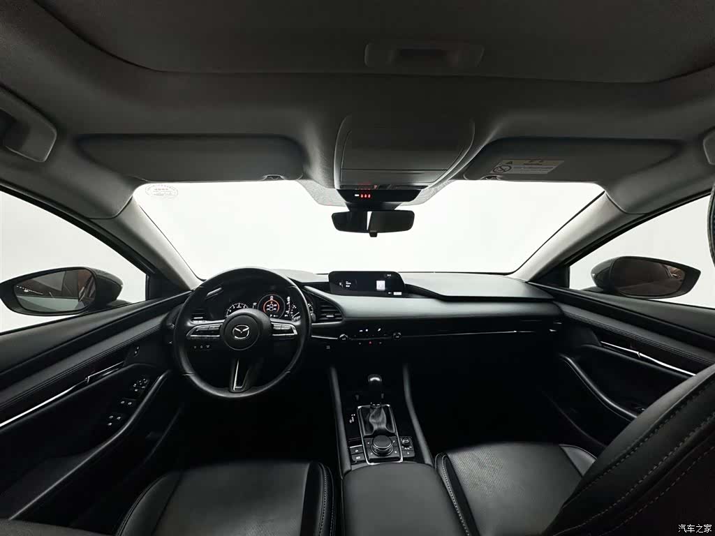 Mazda Mazda3, 2022 15