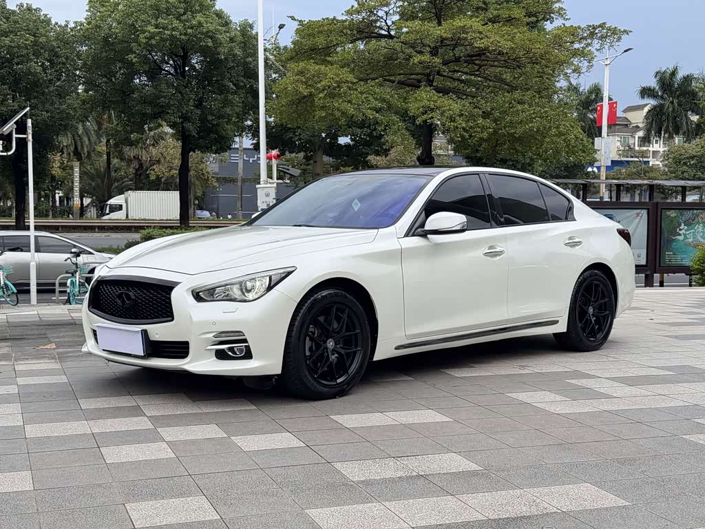 Infiniti Q50L