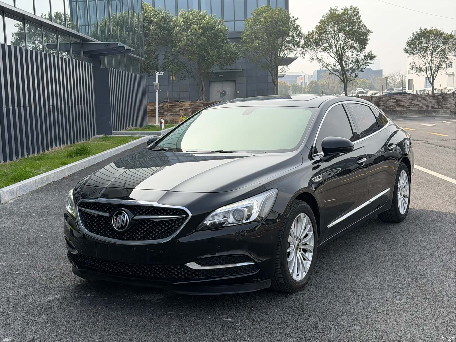 Buick LaCrosse, 2017 1