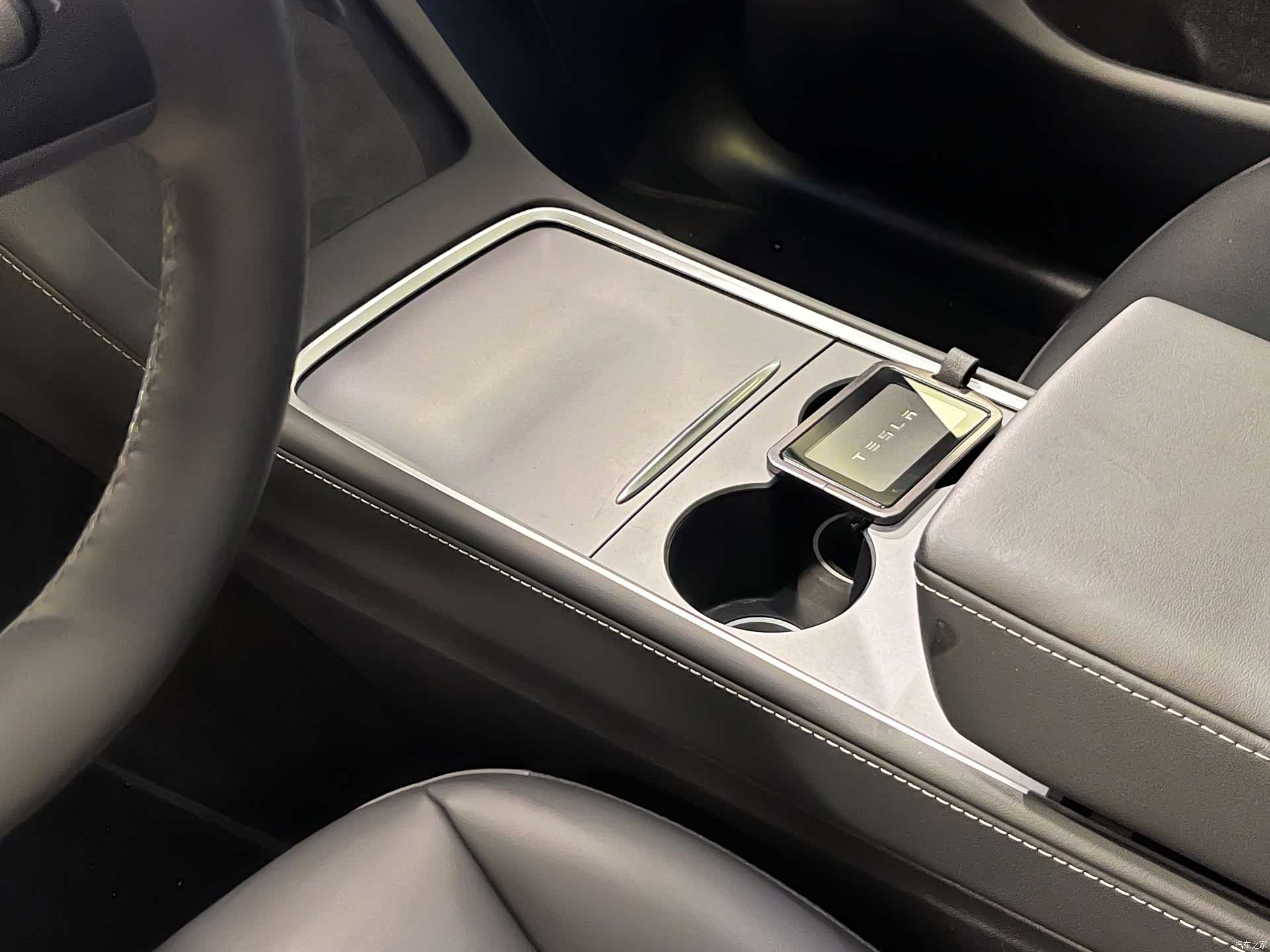 Tesla Model Y, 2023 20