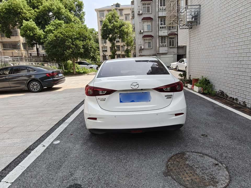 Mazda 3 Angkesaila