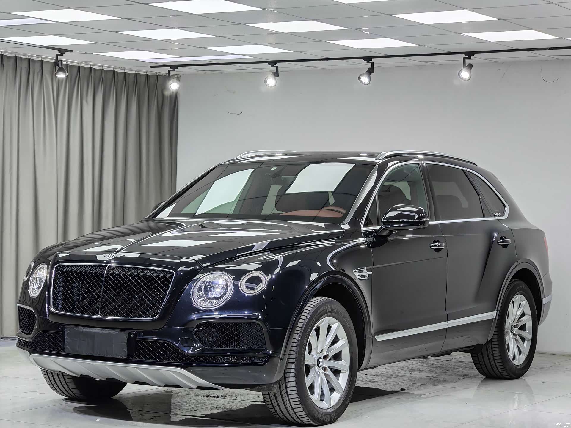 Bentley Bentayga, 2018 2