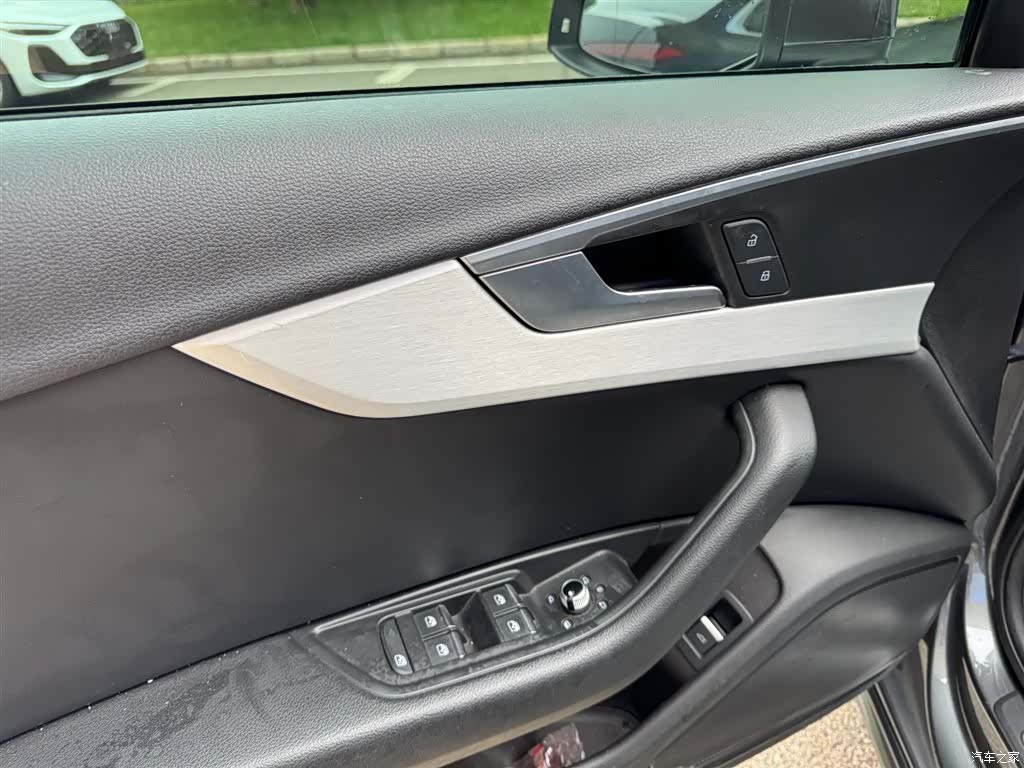 Audi A4L, 2021 11