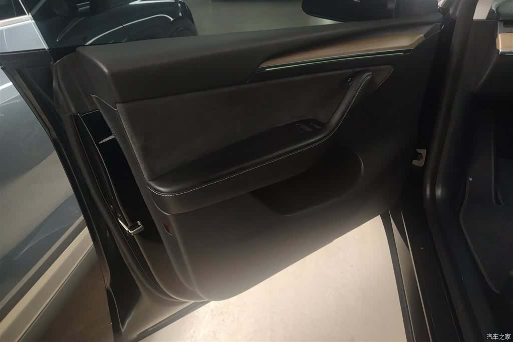 Tesla Model Y, 2021 7