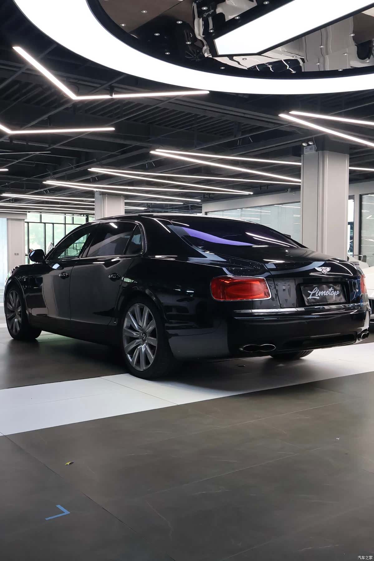 Bentley Flying Spur, 2017 4