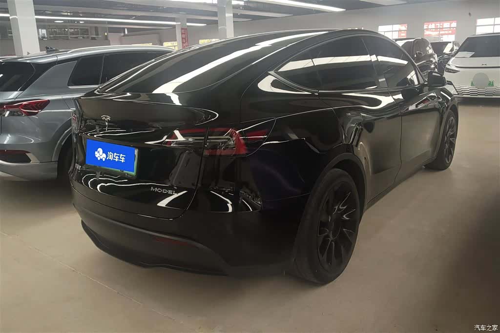Tesla Model Y, 2021 3