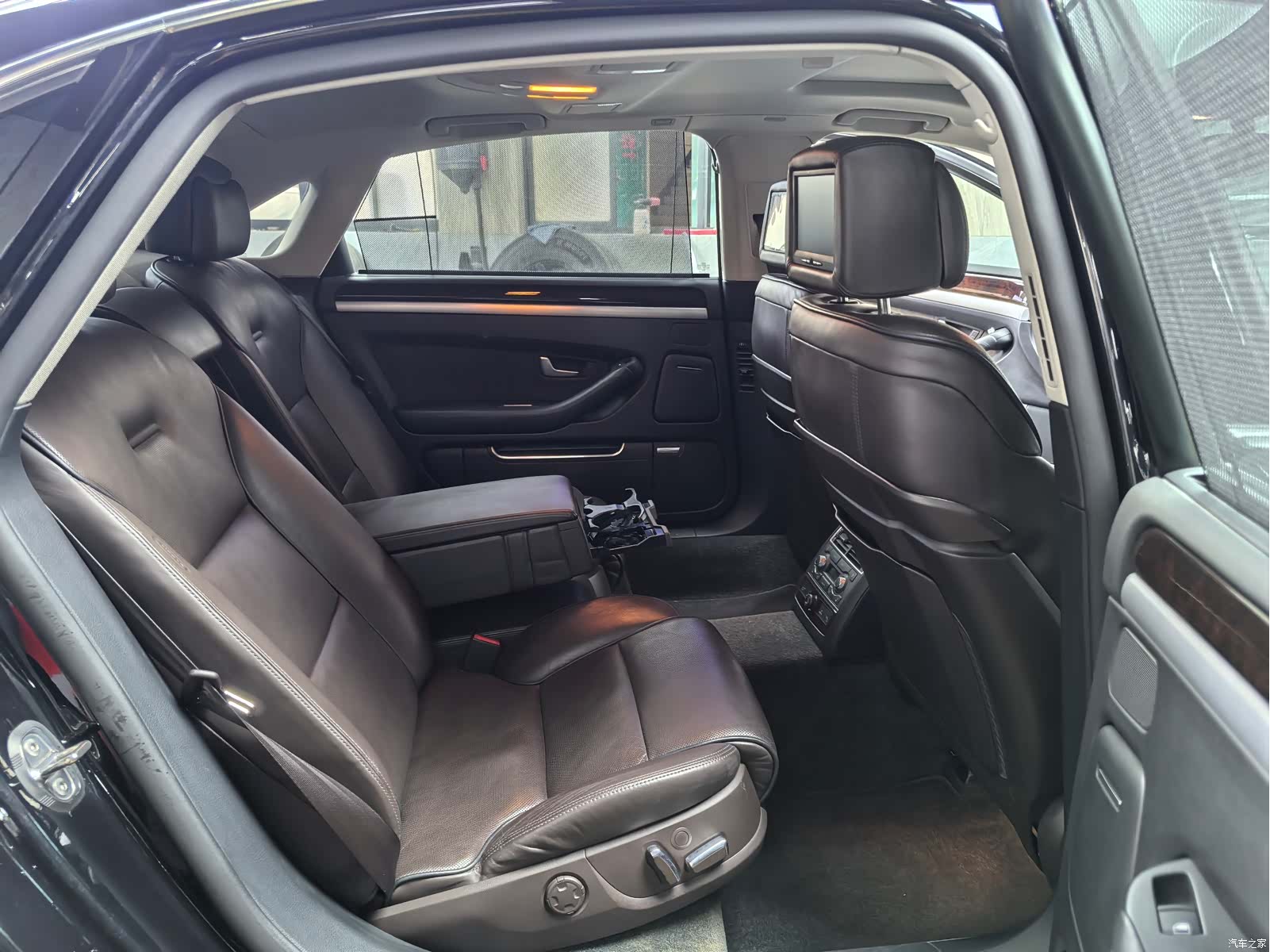 Audi A8L, 2010 13