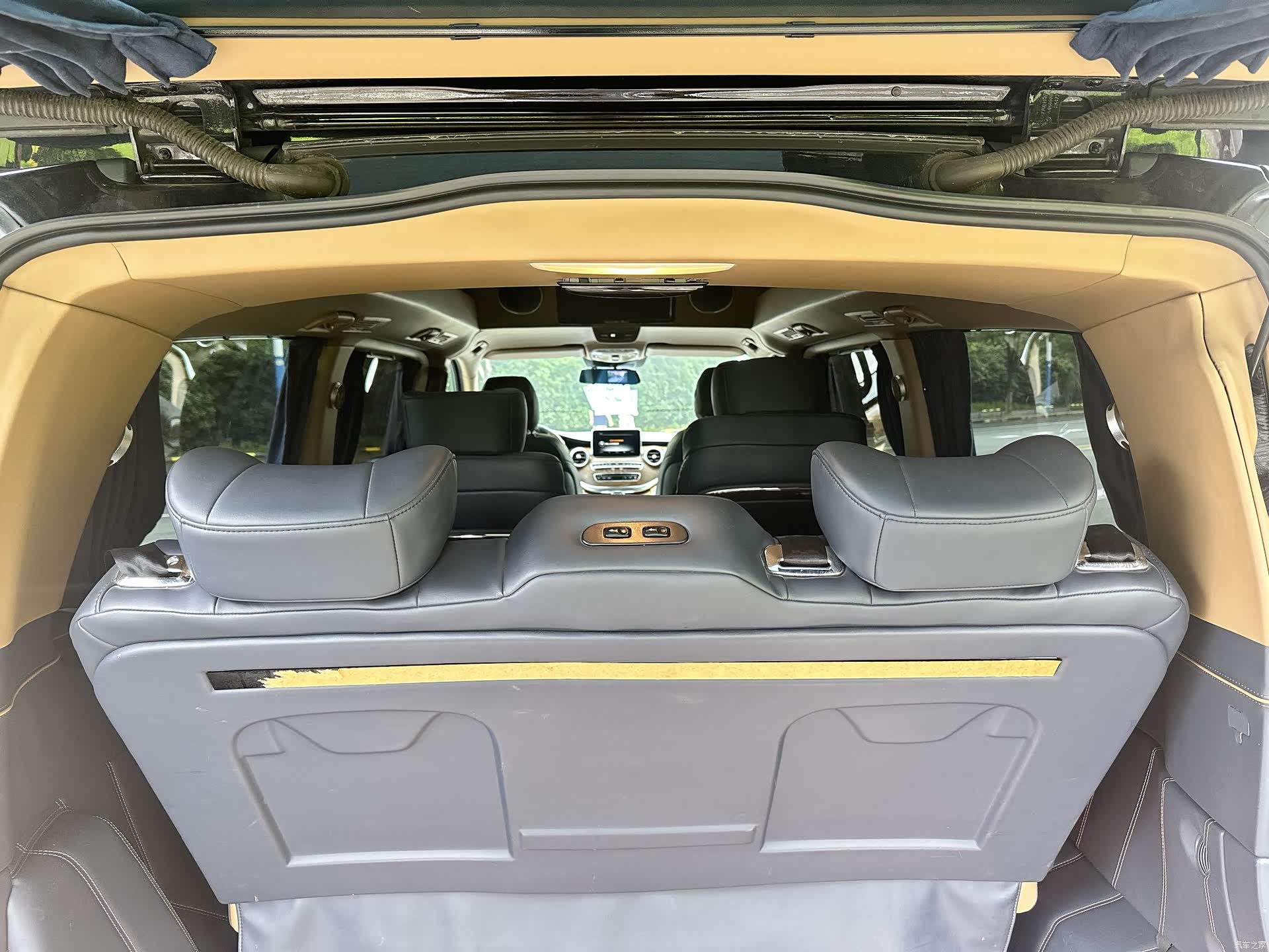 Mercedes-Benz V-Class, 2020 11