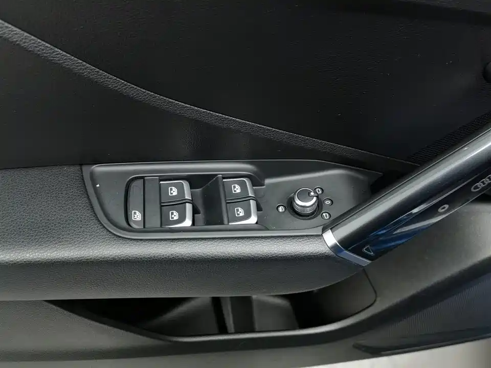 Audi Q2L Audi Q2L