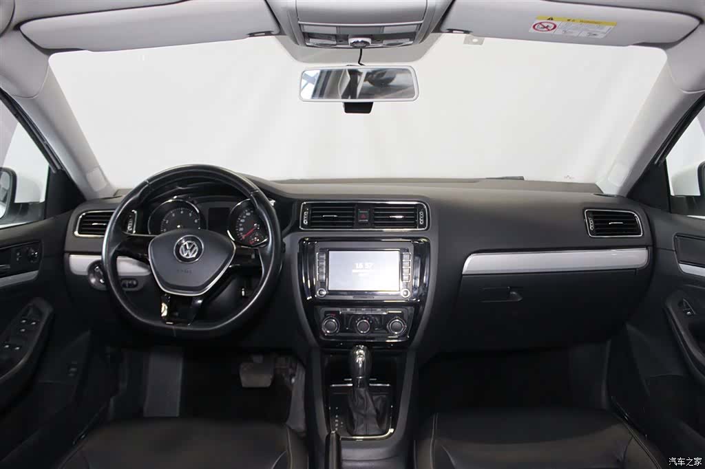 Volkswagen Sagitar, 2016 9
