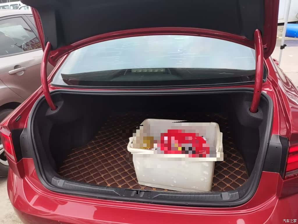 Volkswagen Lamando, 2016 19