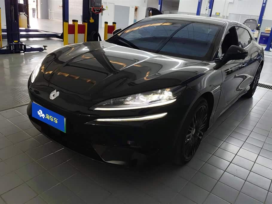 Denza Z9GT