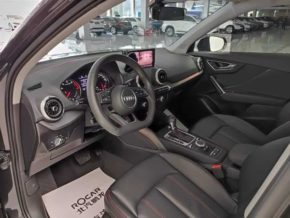 Audi Q2L