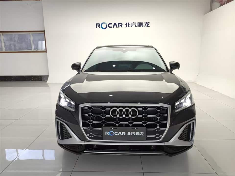Audi Q2L