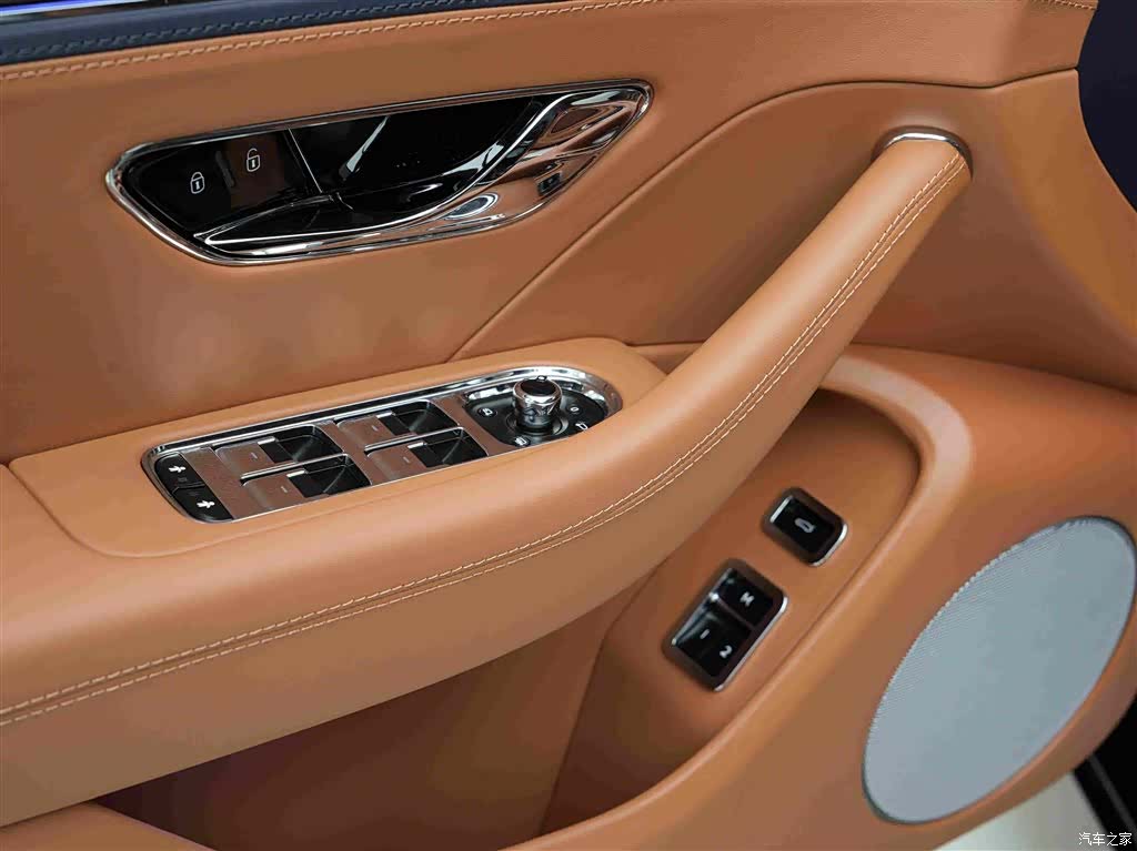 Bentley Flying Spur, 2024 15