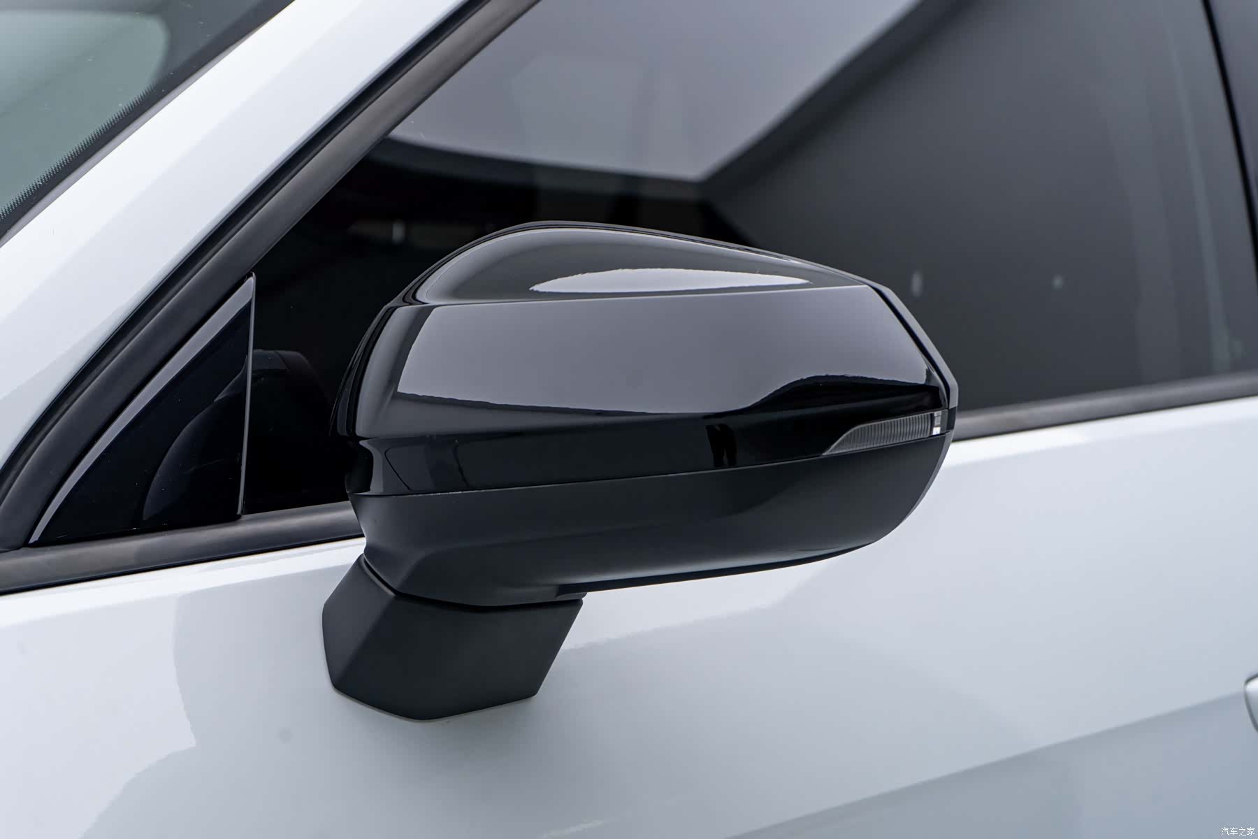 Audi Q2L, 2019 21