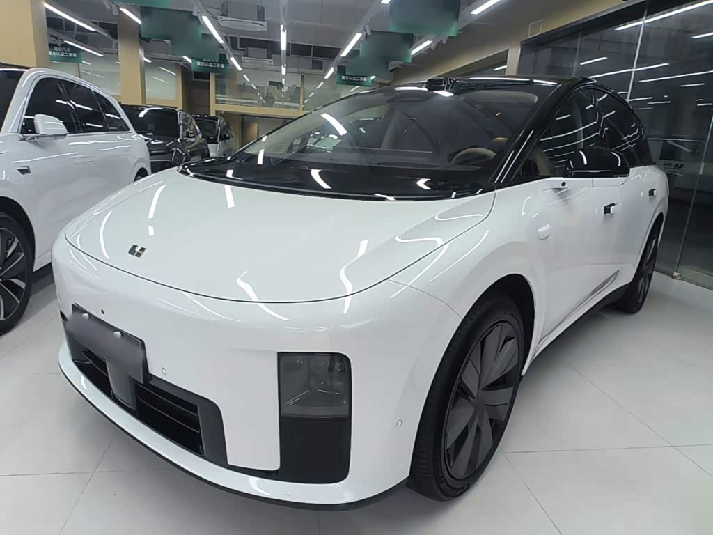 Li Auto i8