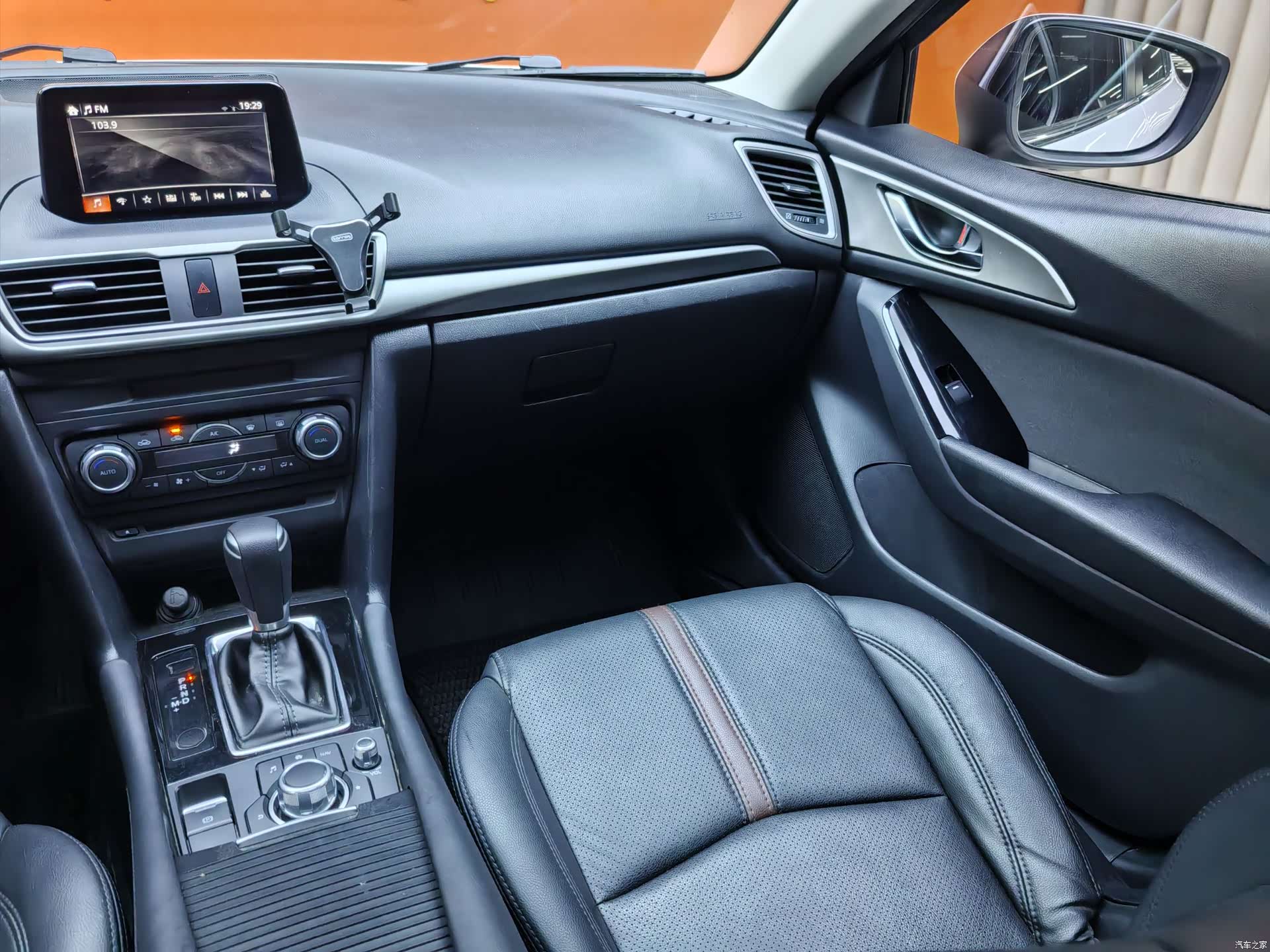 Mazda Mazda3, 2018 23