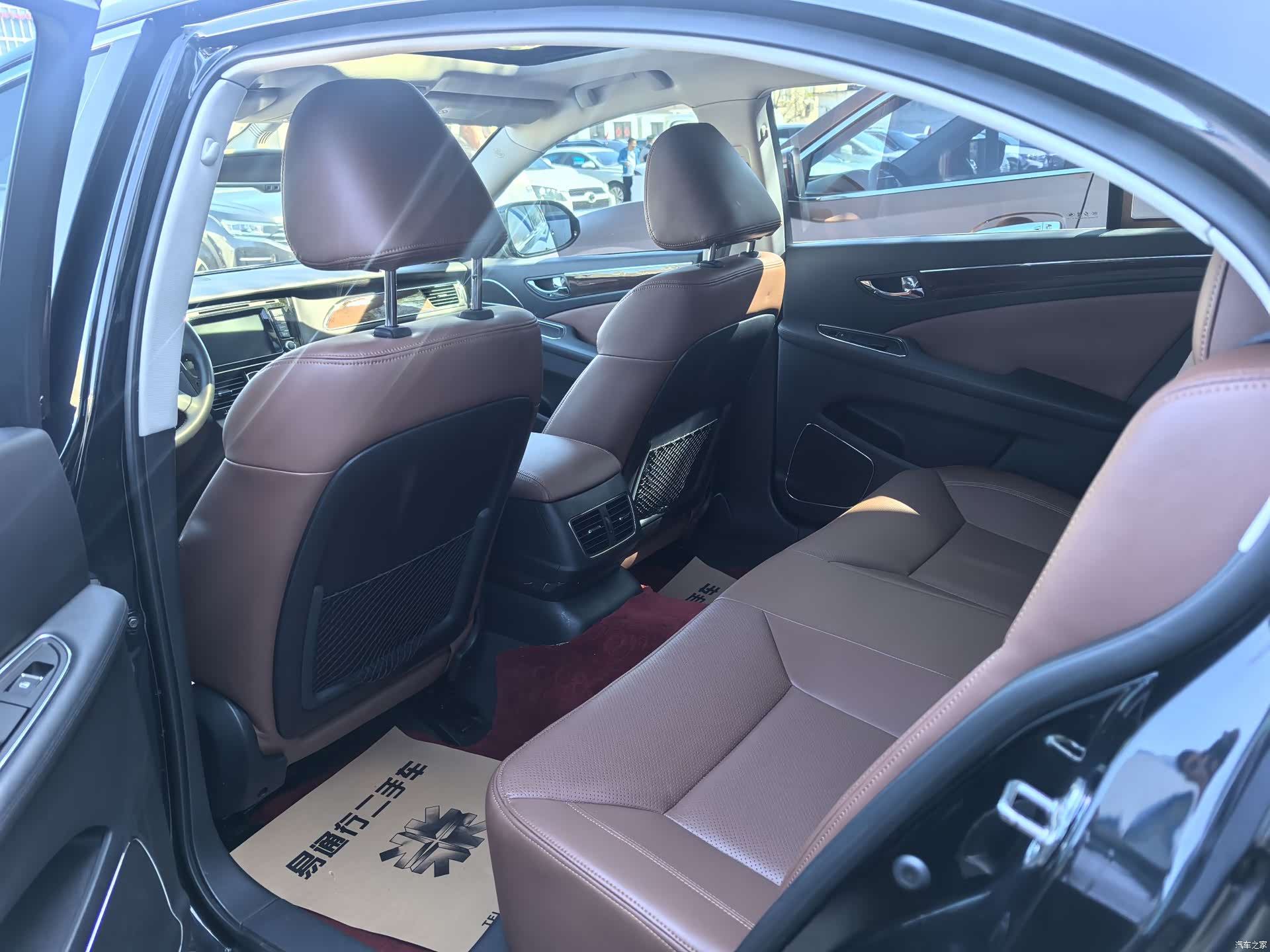 Hongqi H7, 2016 6