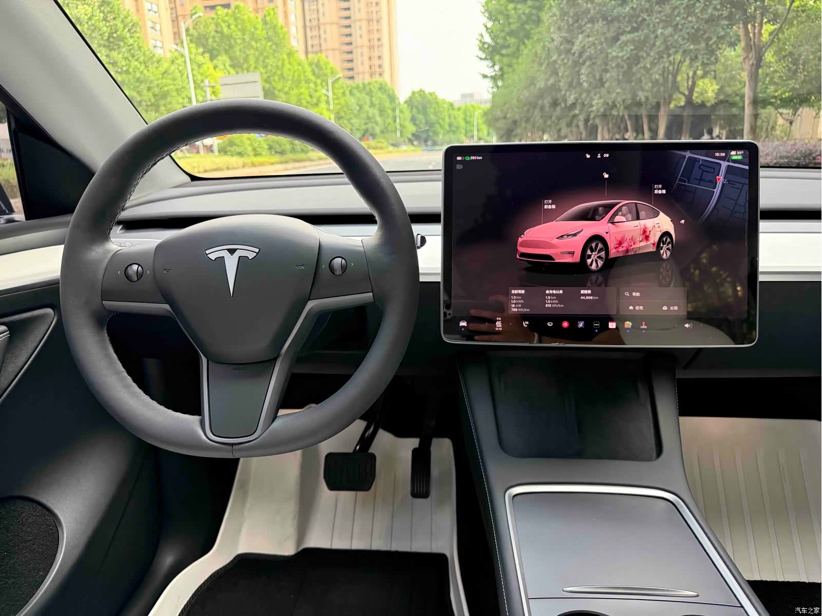 Tesla Model Y, 2023 15
