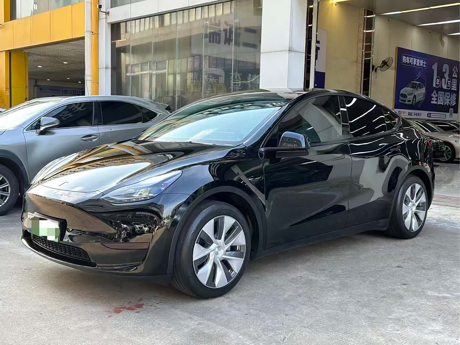Tesla Model Y, 2023 1