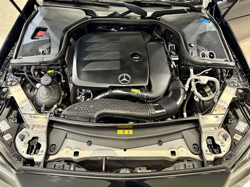 Mercedes-Benz E-Class, 2022 11