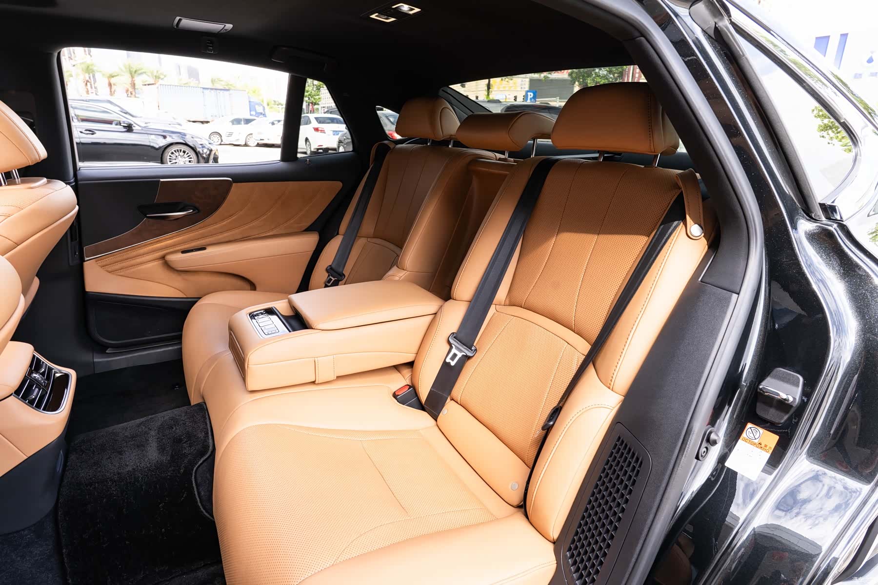 Lexus LS, 2023 12