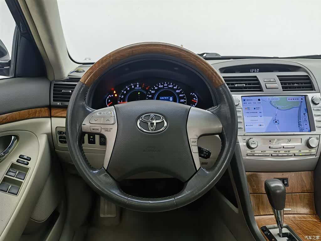 Toyota Camry, 2011 11