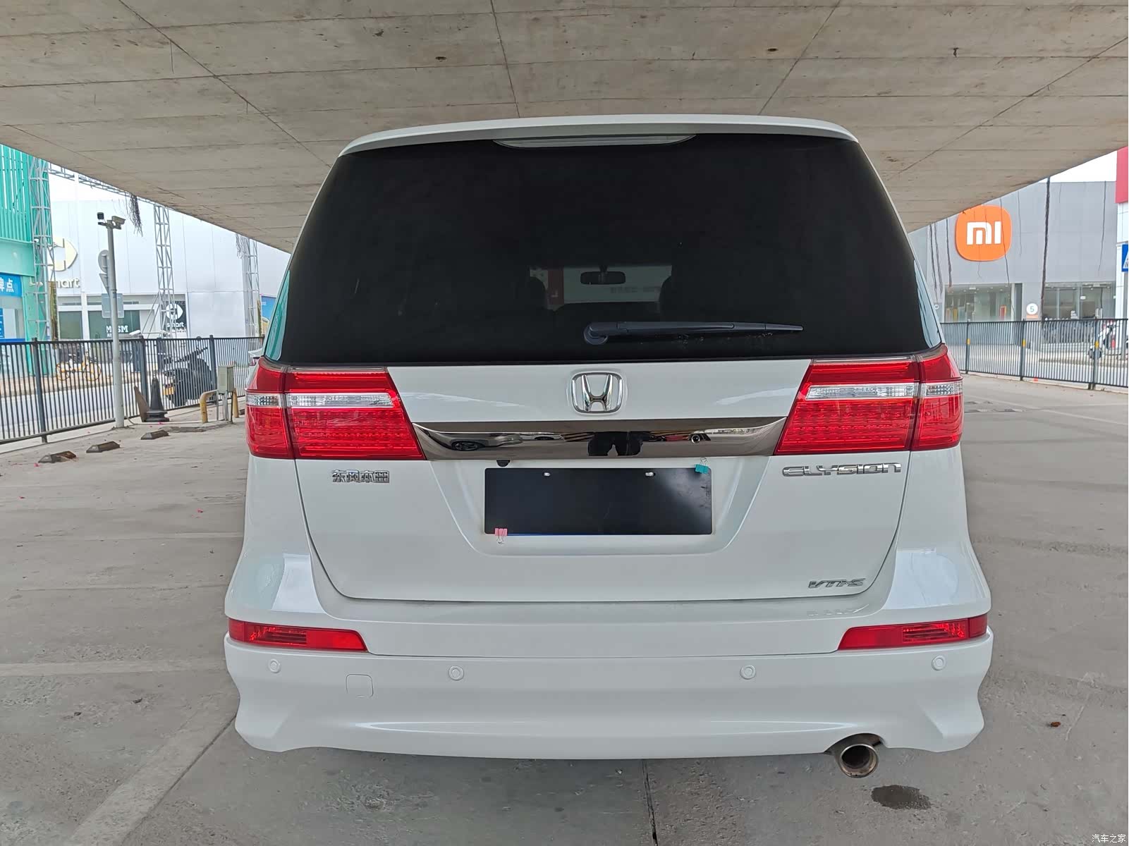 Honda Elysion, 2015 4