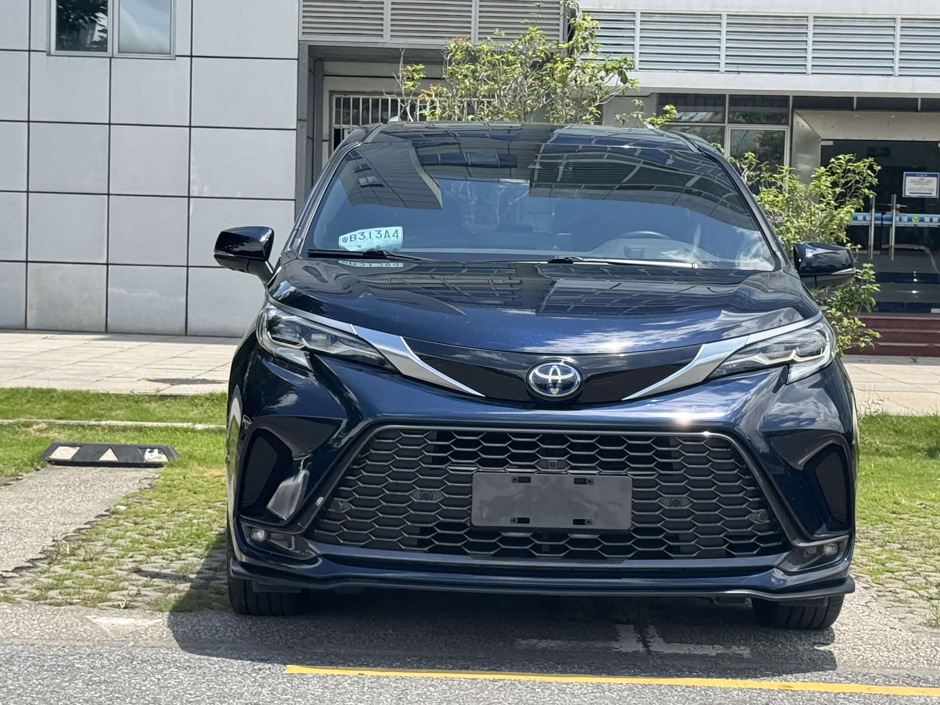 Toyota Granvia, 2023 2