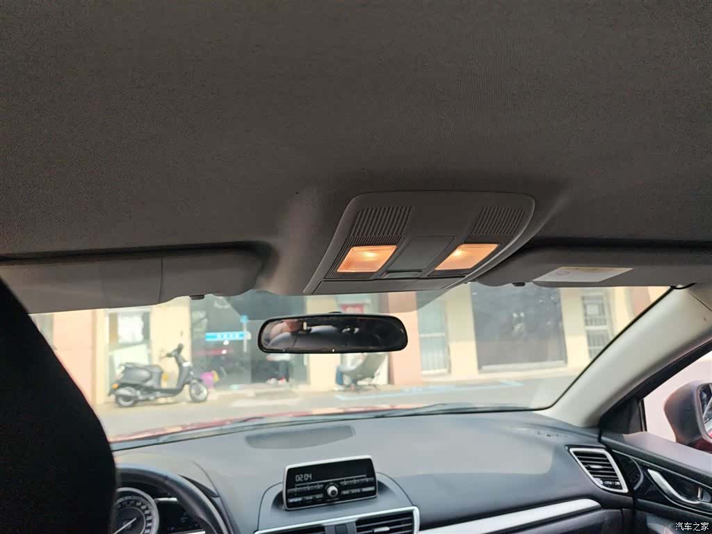 Mazda Mazda3, 2015 8