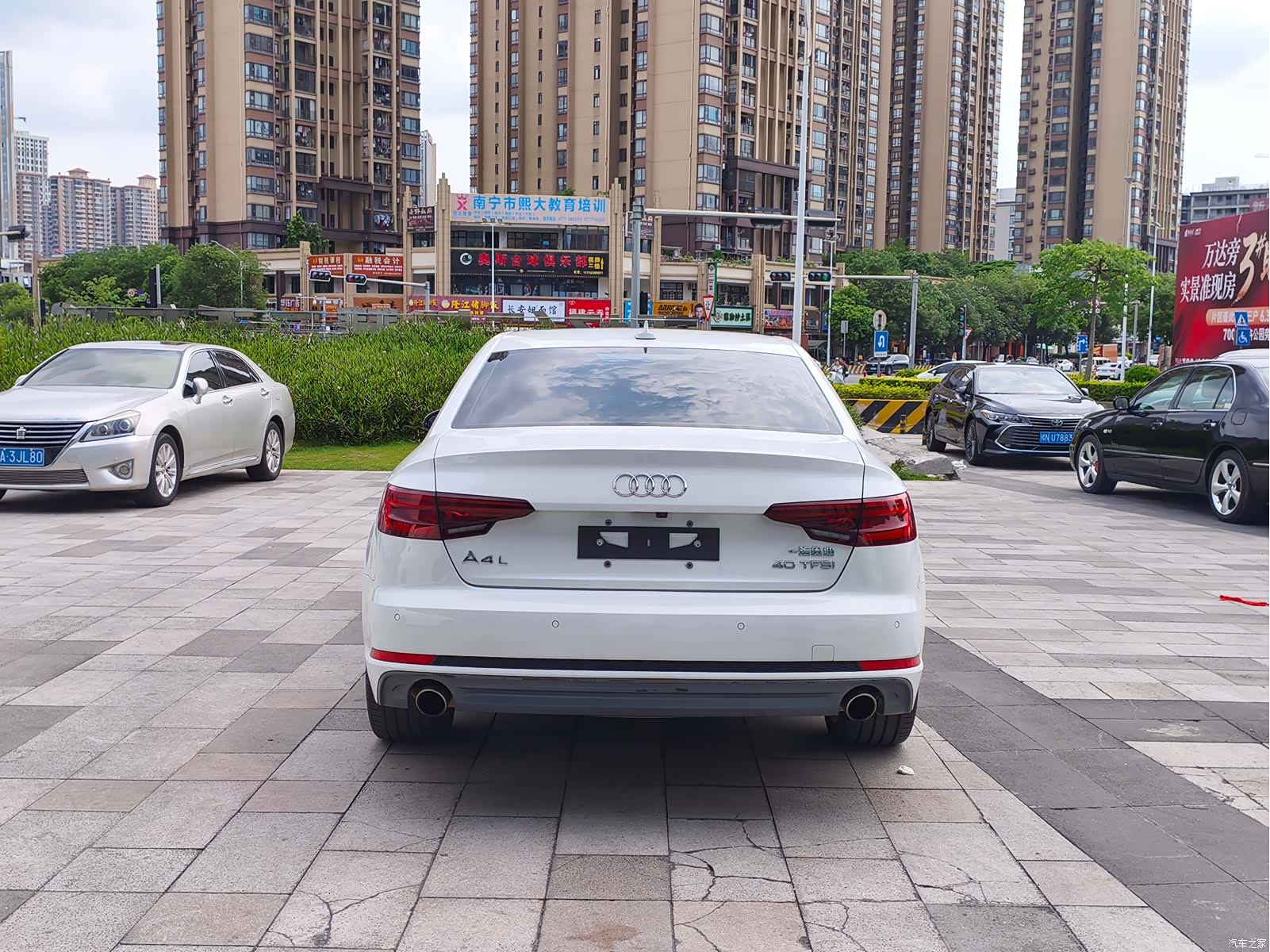 Audi A4L, 2018 все фото