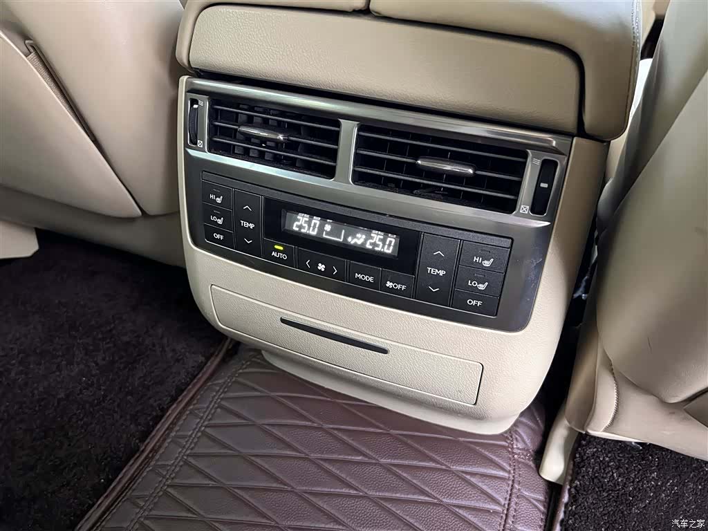 Lexus LX, 2008 26