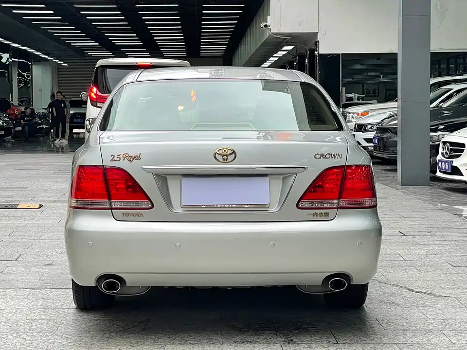 Toyota crown