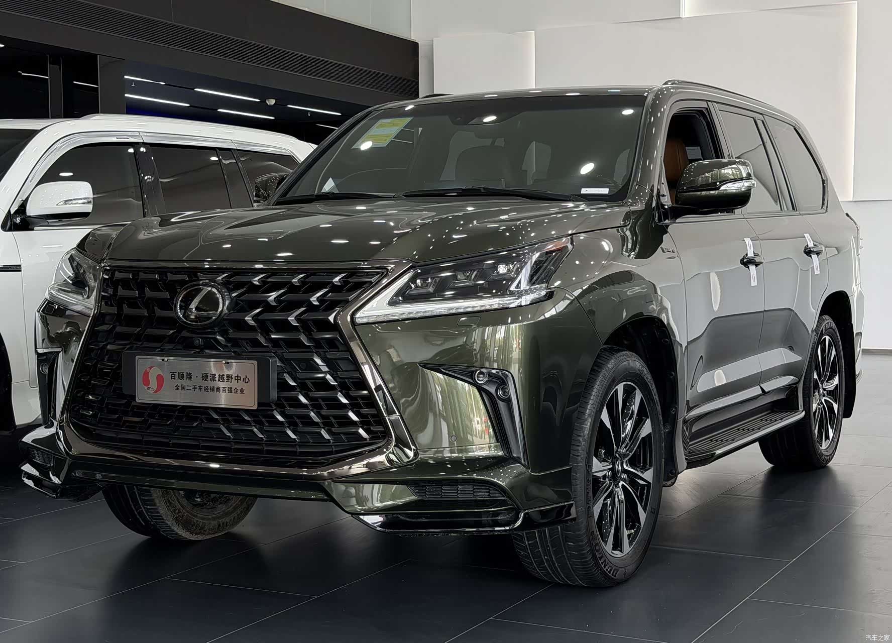 Lexus LX, 2023 2