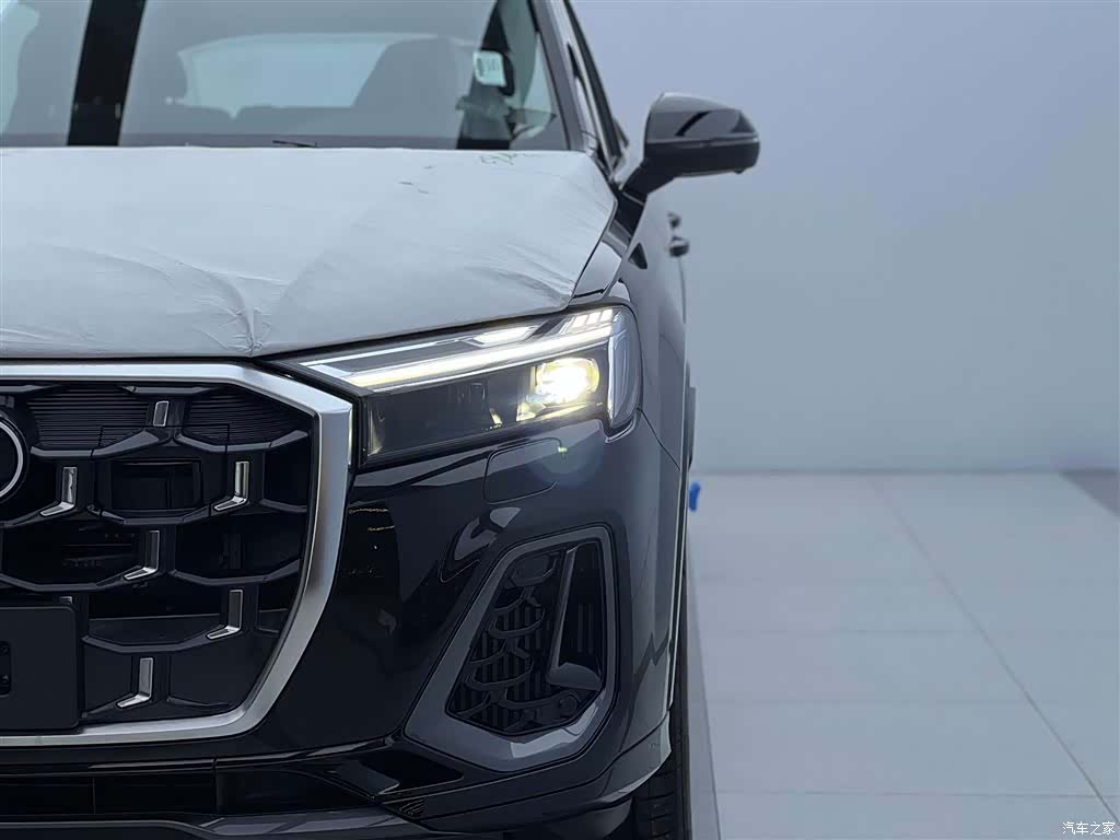 Audi Q7, 2025 6