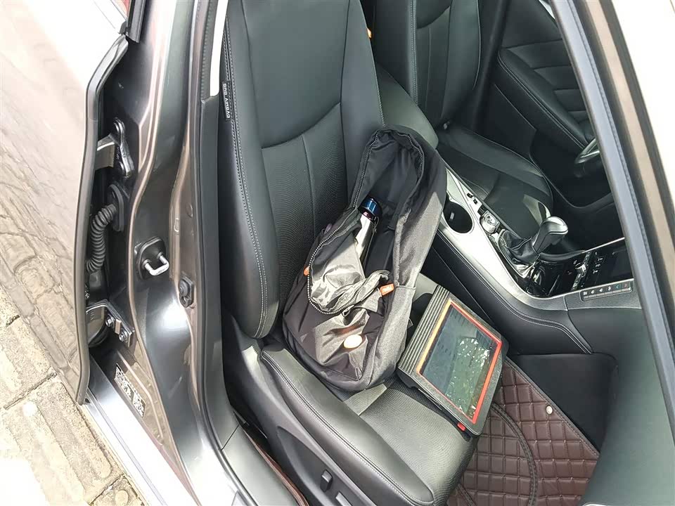 Infiniti Q50L