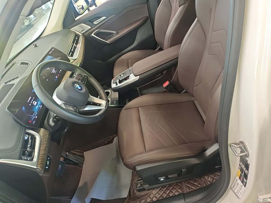 BMW iX1, 2024 15