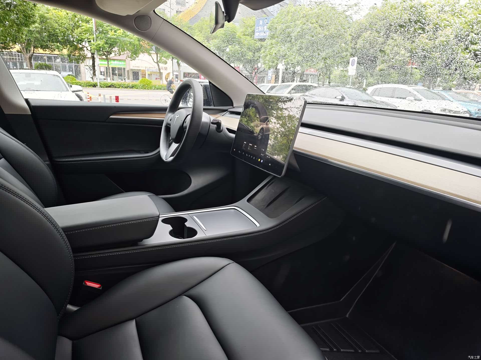 Tesla Model Y, 2023 8
