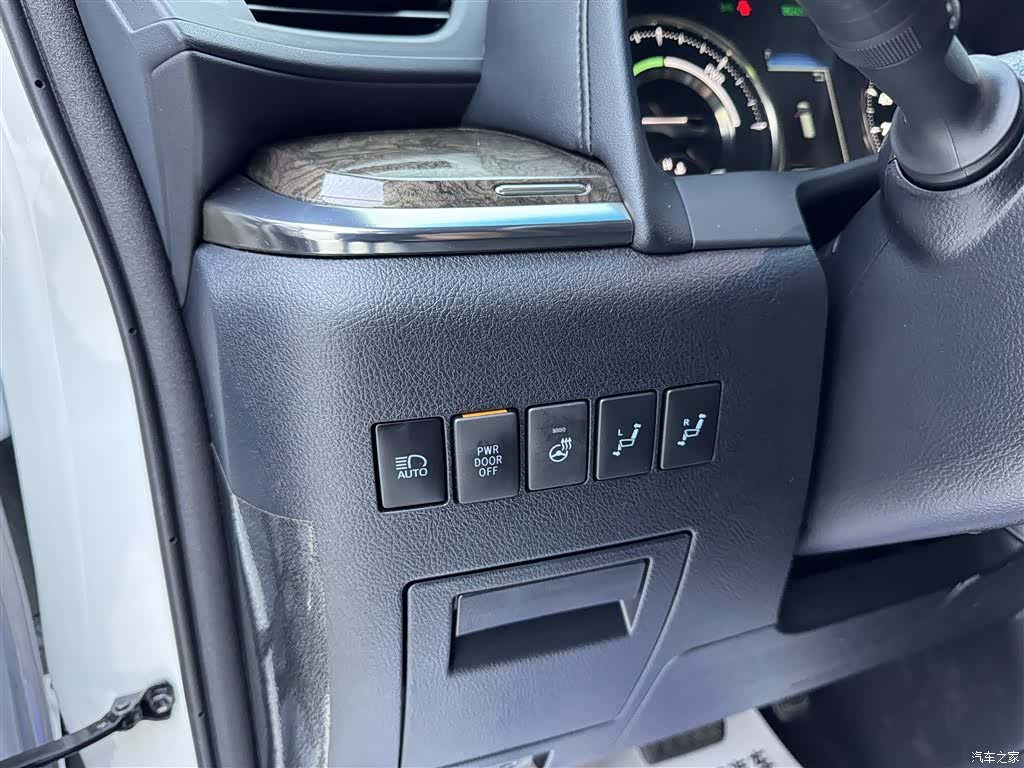 Toyota Vellfire, 2022 20