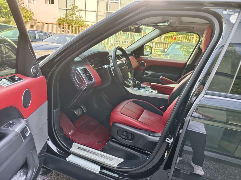 Land Rover Range Rover Sport Land Rover Range Rover Sport