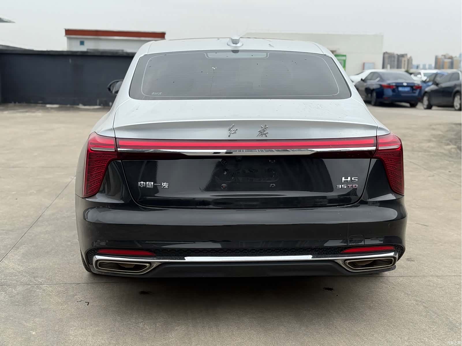 Hongqi H5, 2022 11