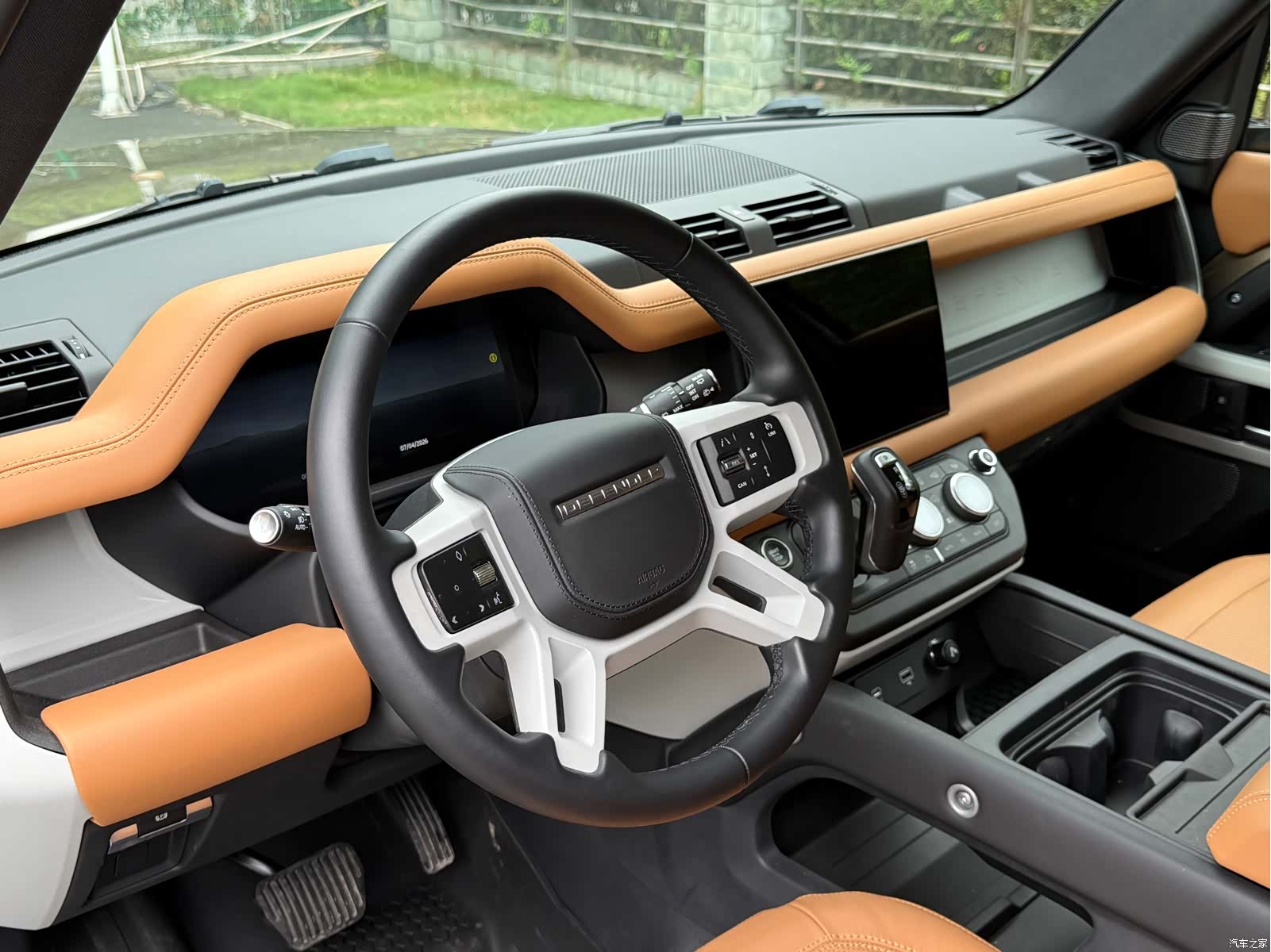 Land Rover Defender, 2024 6