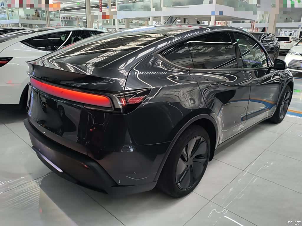 Tesla Model Y, 2025 7