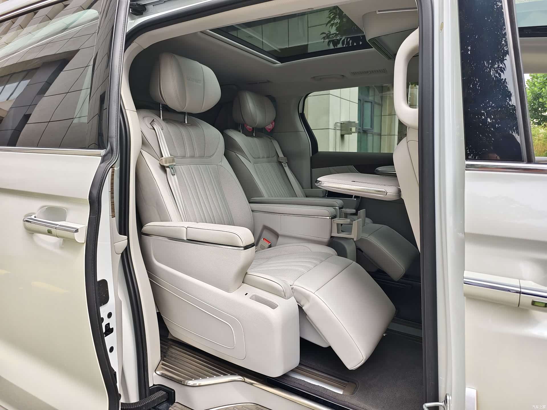 Roewe iMAX8, 2023 20