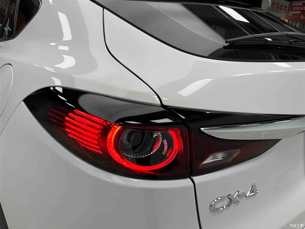 Mazda CX-4, 2023 17