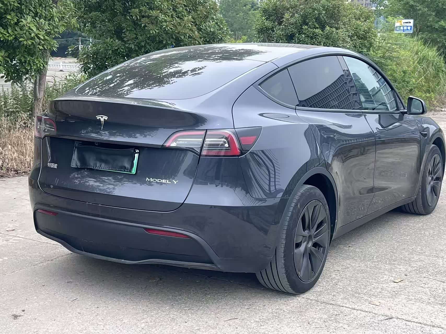 Tesla Model Y, 2024 13