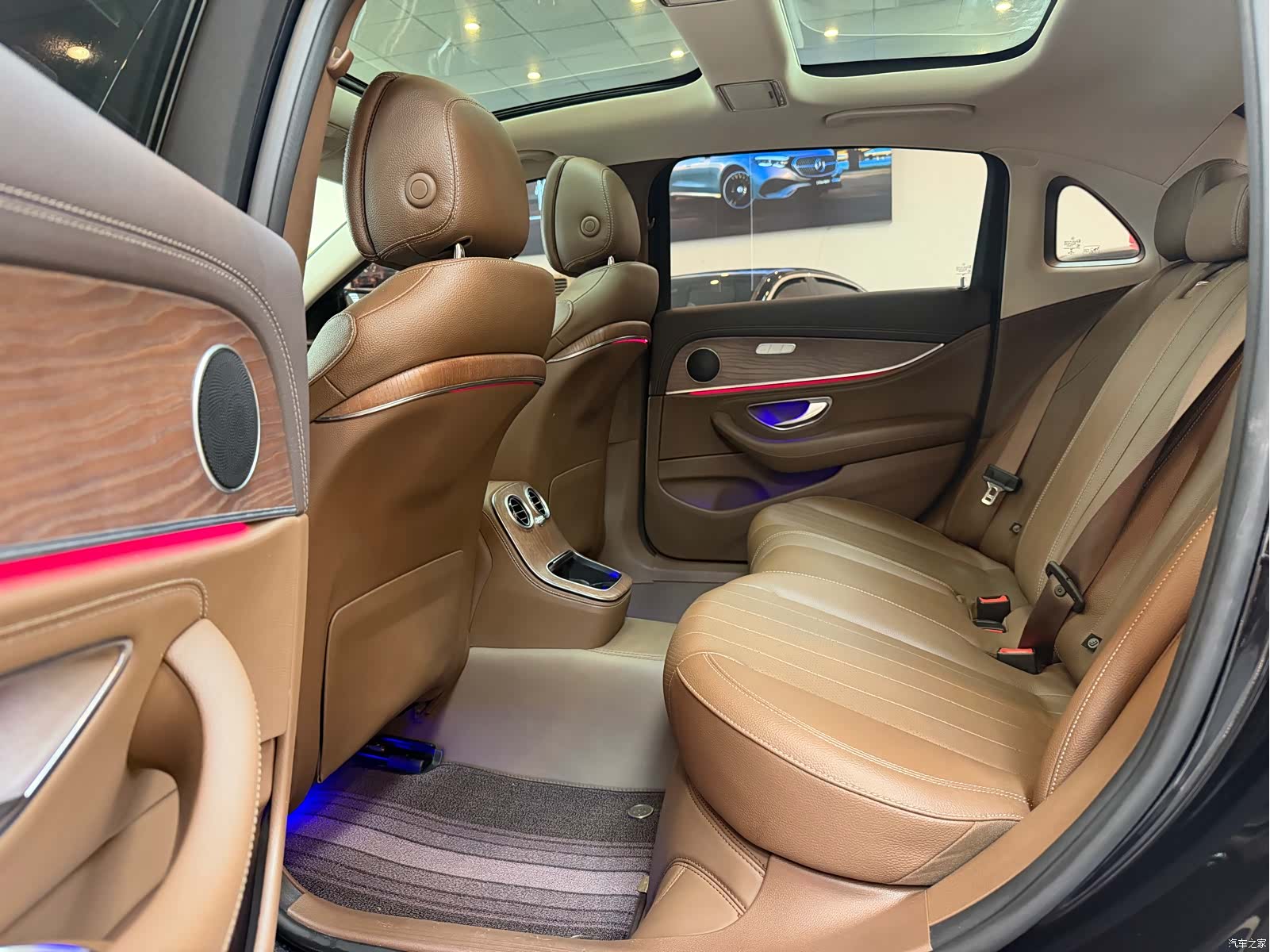 Mercedes-Benz E-Class, 2022 10